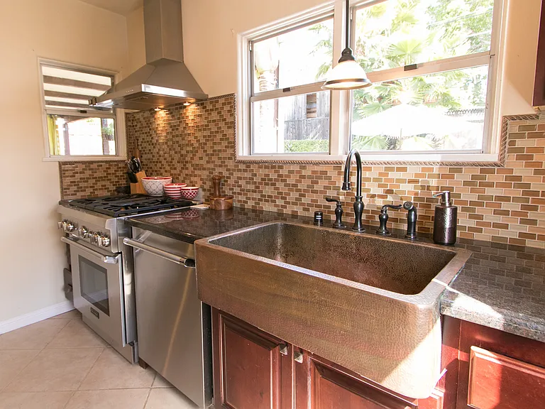 8042 University Pl — Photo 7