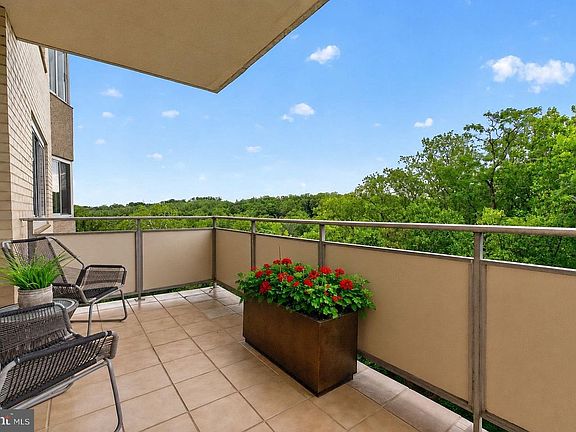 5th image of 2801 New Mexico Ave NW APT 806