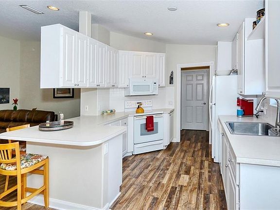 5th image of 7521 Renato Ct