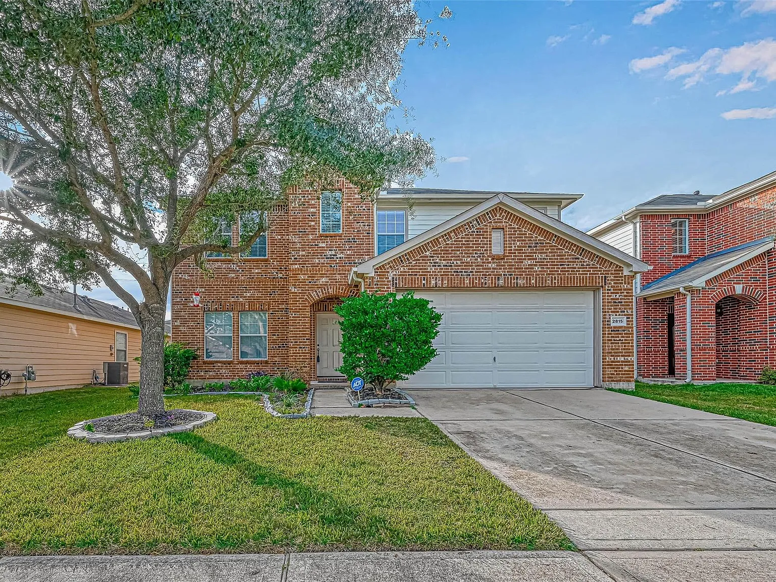 4 bed, 2.5 bath, 2957 sqft, $2,350 — Photo 3