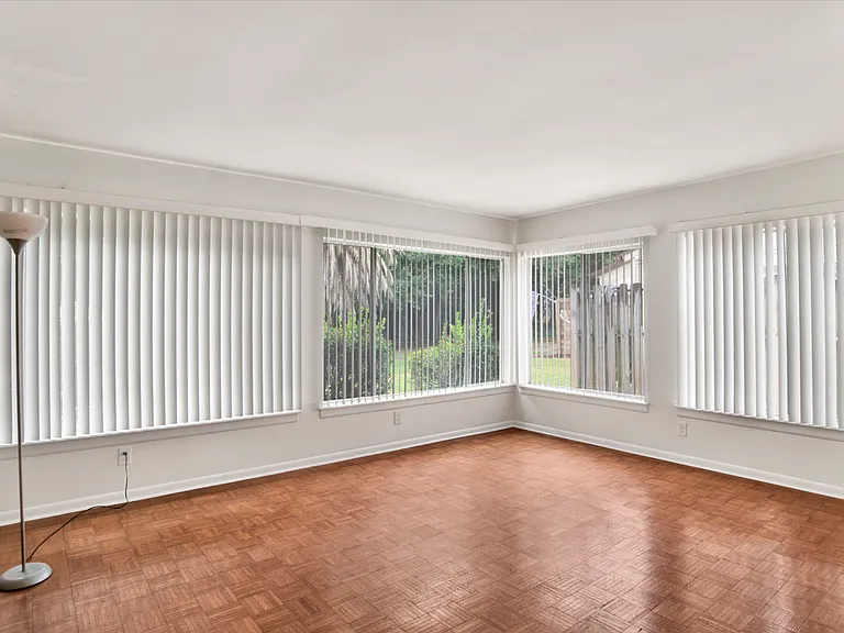 4707 Huron Dr — Photo 6
