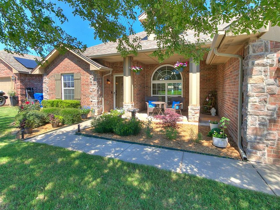 1st image of 2309 Bruckner Dr