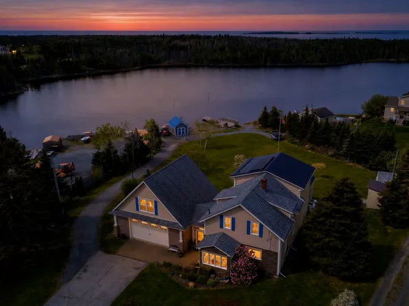 2270 Ostrea Lake Rd, Halifax, NS B0J 2L0