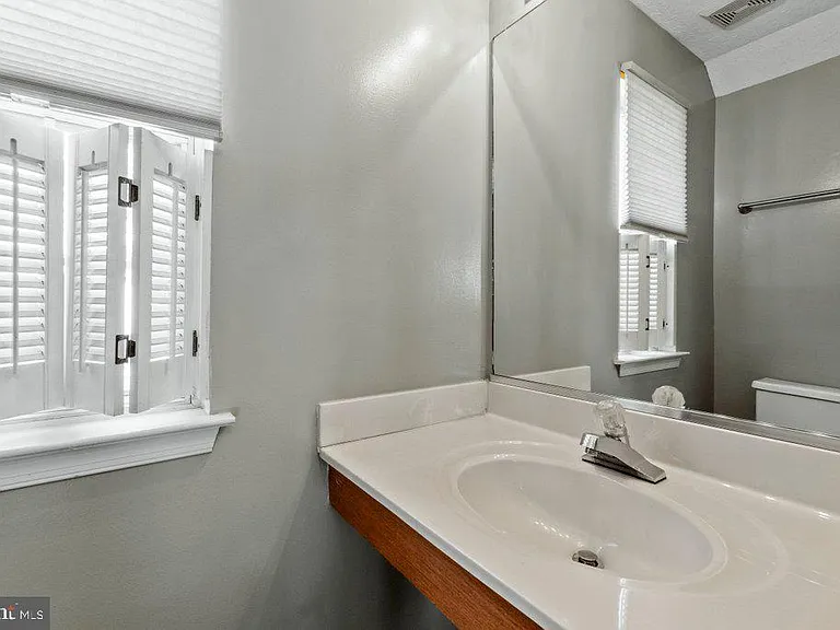 10477 Campus Way S — Photo 18