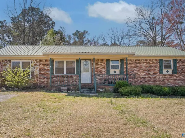 1608 Woodview Dr SW, Hartselle, AL 35640