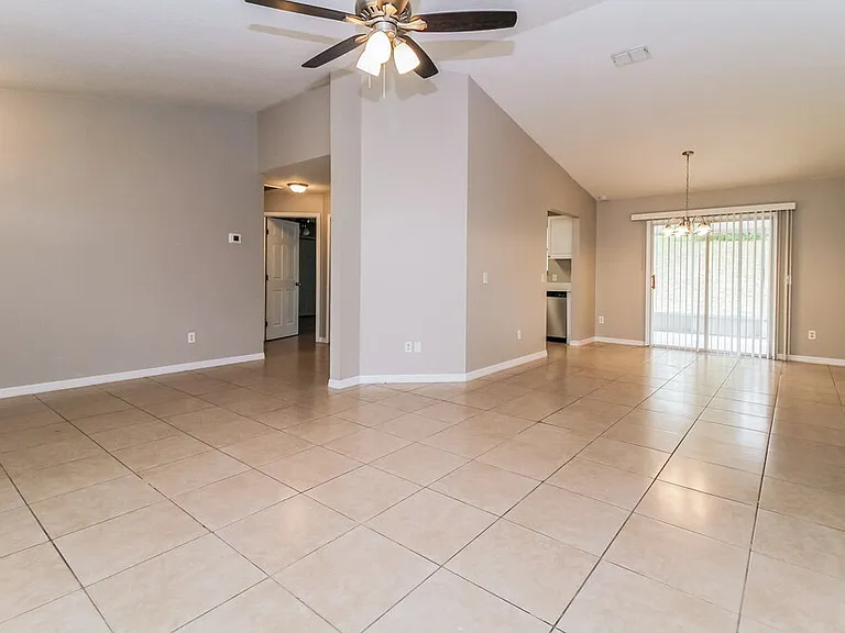 301 Morningview Dr — Photo 4