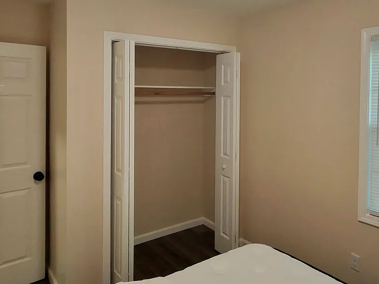 832 Newman St — Photo 21