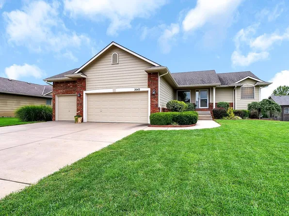 2043 E Brookstone St, Derby, KS 67037