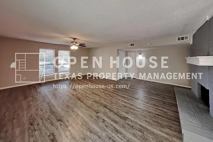 3 bed, 2.0 bath, 1504 sqft, $2,295 — Photo 3