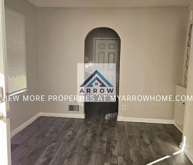 10116 Cloverdale Dr — Photo 9