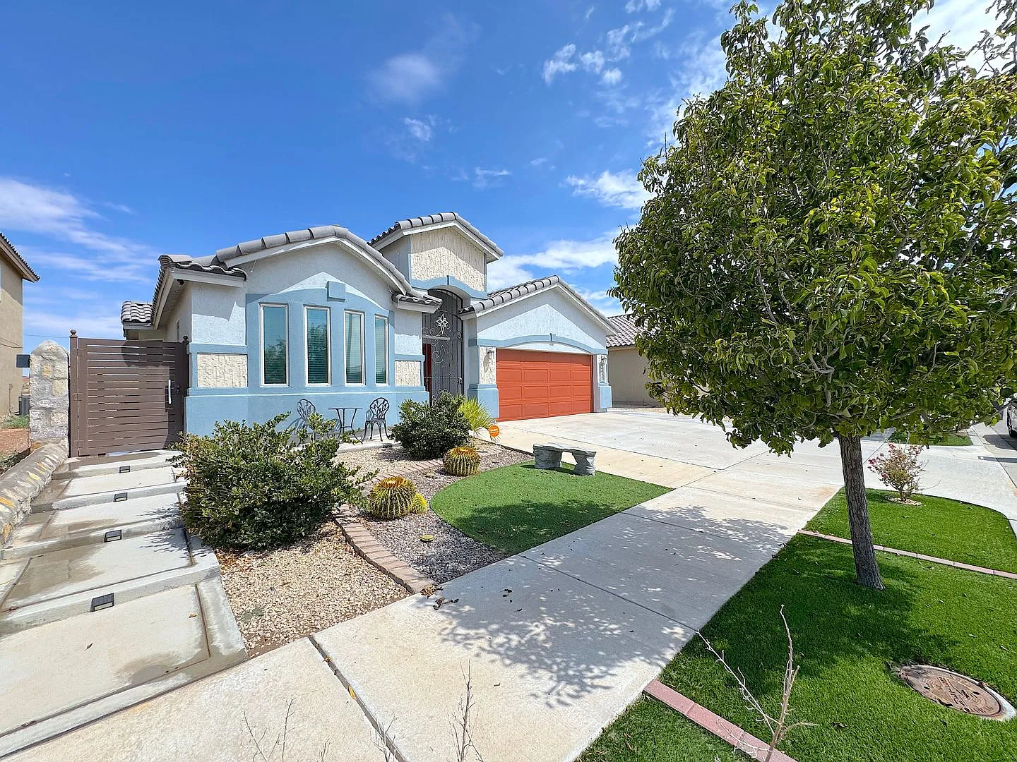 East El Paso 4bed/2bath Refrig A/C with Solar Panels! — Photo 3