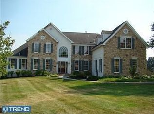 329 Twin Pond Dr, West Chester, PA 19382