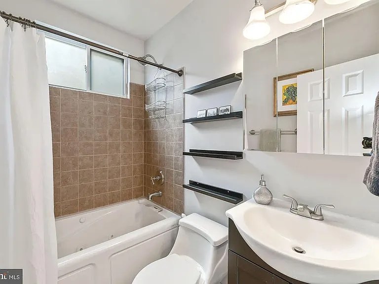 2219 Kearny St NE — Photo 20