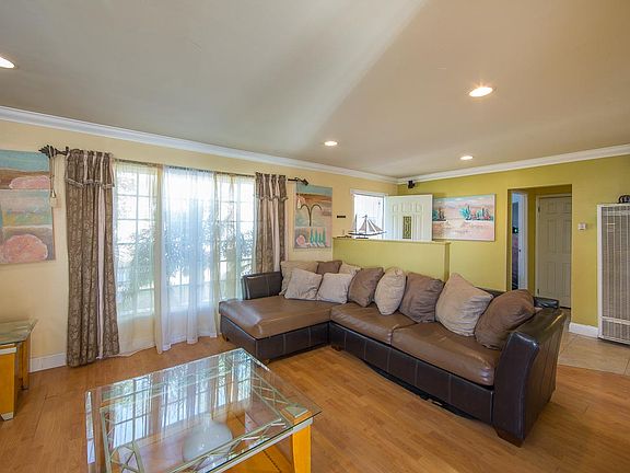 3rd image of 1162 Teakwood St