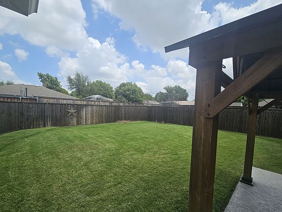 2nd image of 2319 Stone Glen Ln