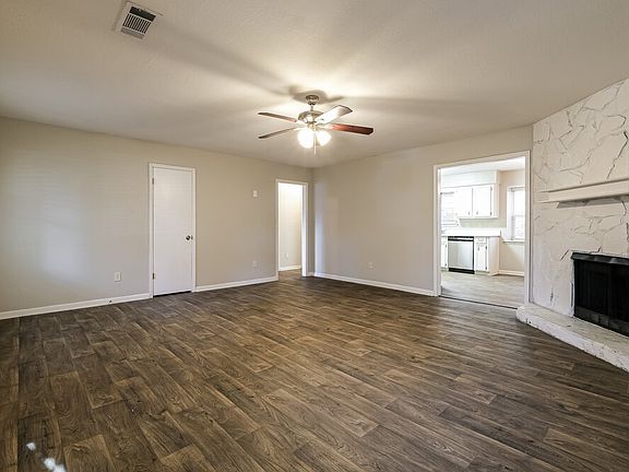 5th image of 843 Tall Deer Dr