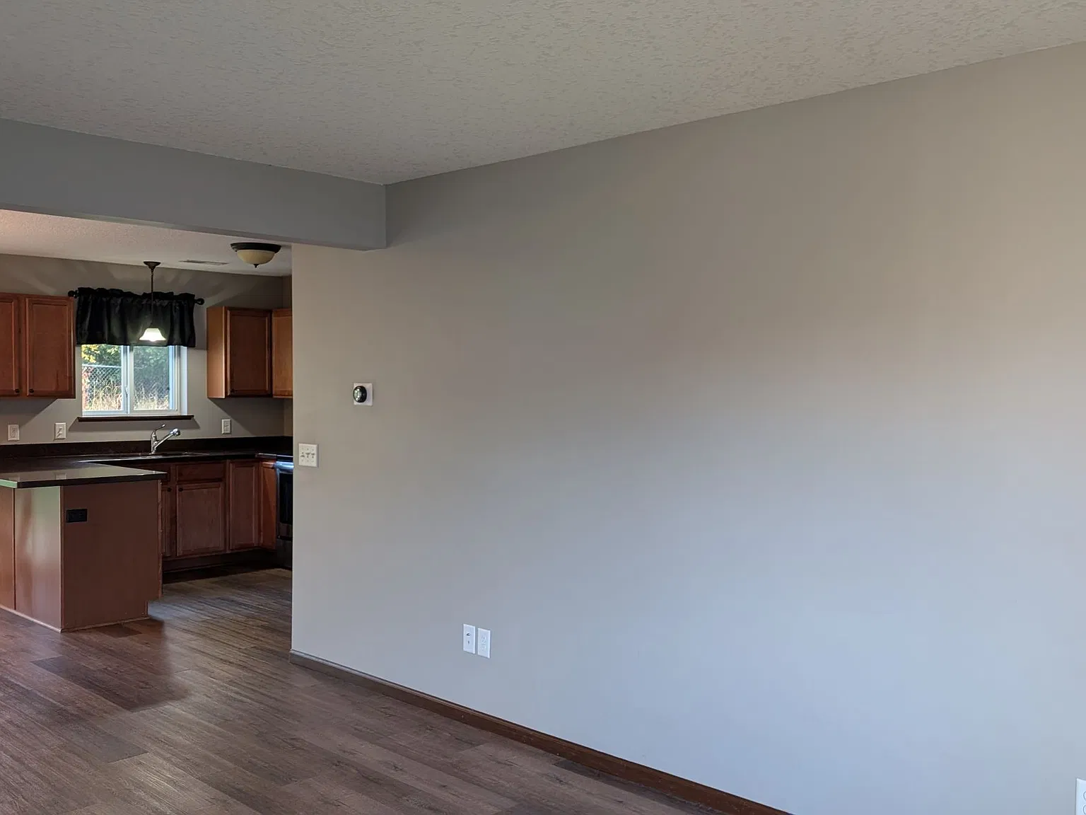 3 bed, 1.5 bath, 1480 sqft, $1,750 — Photo 4