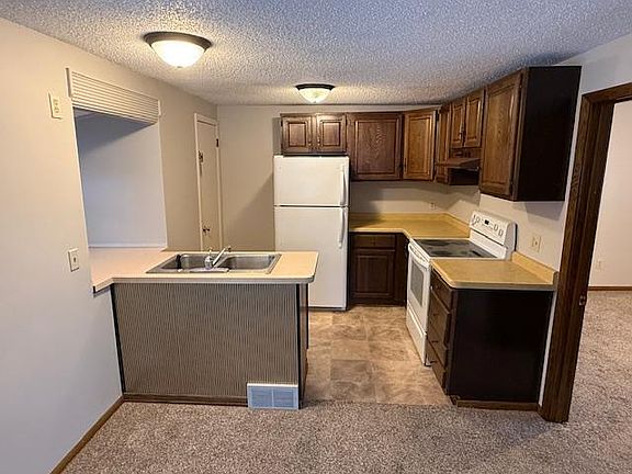 2nd image of 5340 Main St E