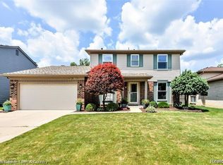 42486 Saltz Rd, Canton, MI 48187