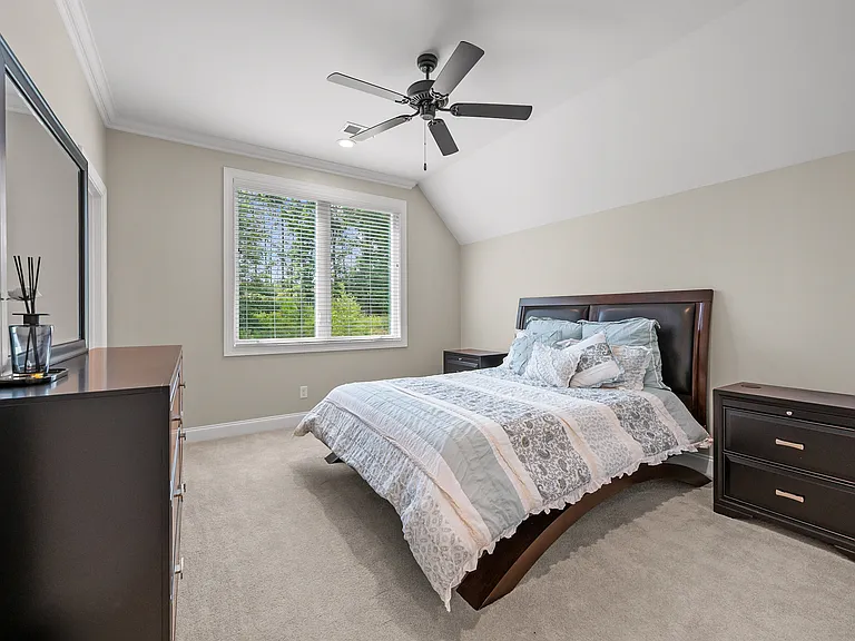 124 Chestnut Pond Ln — Photo 10
