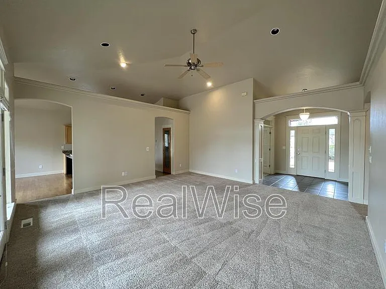 835 Nutcracker Dr — Photo 9