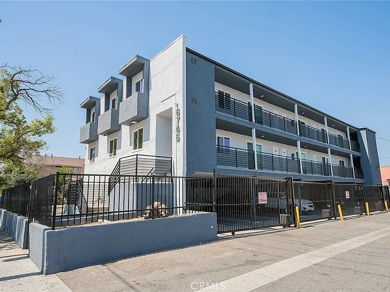 6745 Laurel Canyon Blvd #202 — Photo 11