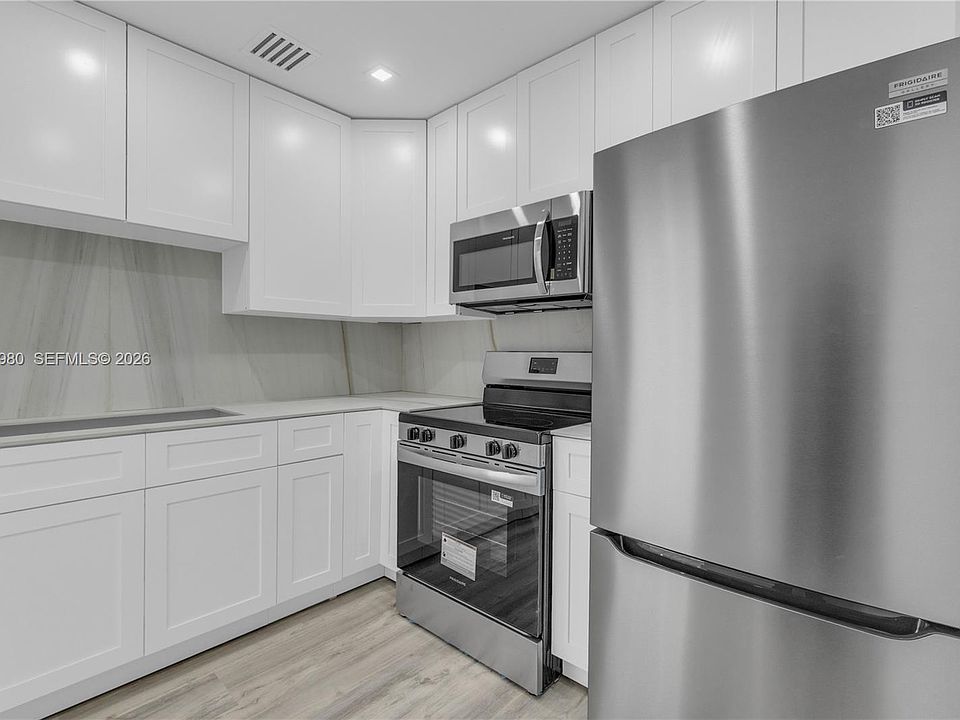 1st image of 7925 Carlyle Ave APT 402