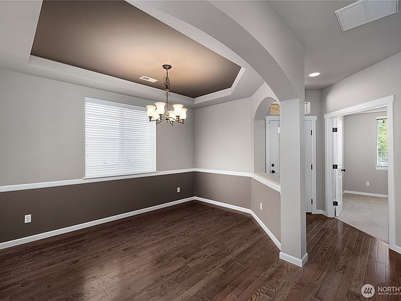 4th image of 535 Beechwood Court SW