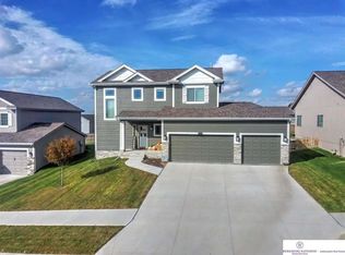16510 Hanover St, Bennington, NE 68007