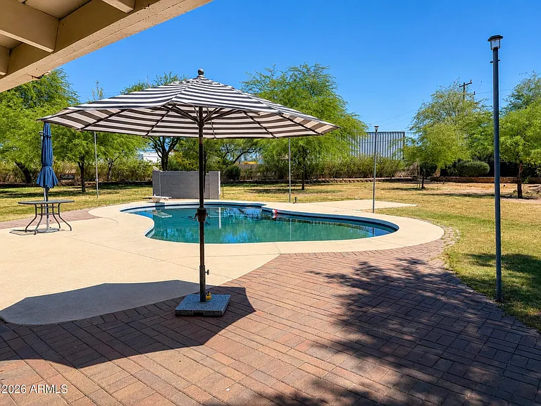 7026 E Sunnyside Dr — Photo 3