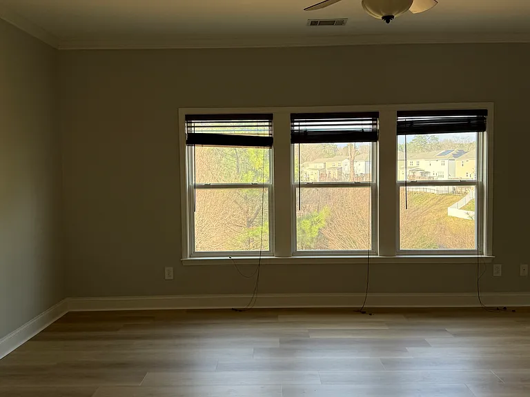 101 Silverspring Pl — Photo 6