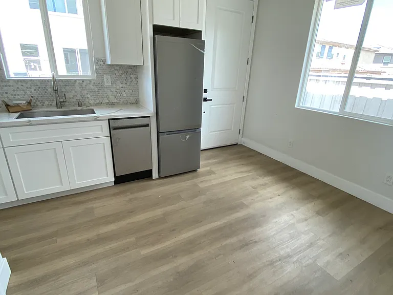 36 E Stefano Ave #40 — Photo 2