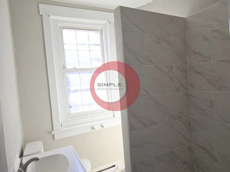 303 S 6th St — Photo 7