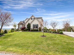 1029 Hilltop Ln, Kodak, TN 37764