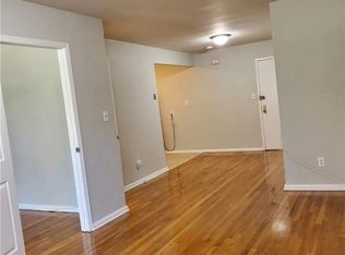 61-42 219, Oakland Gardens, NY 11364