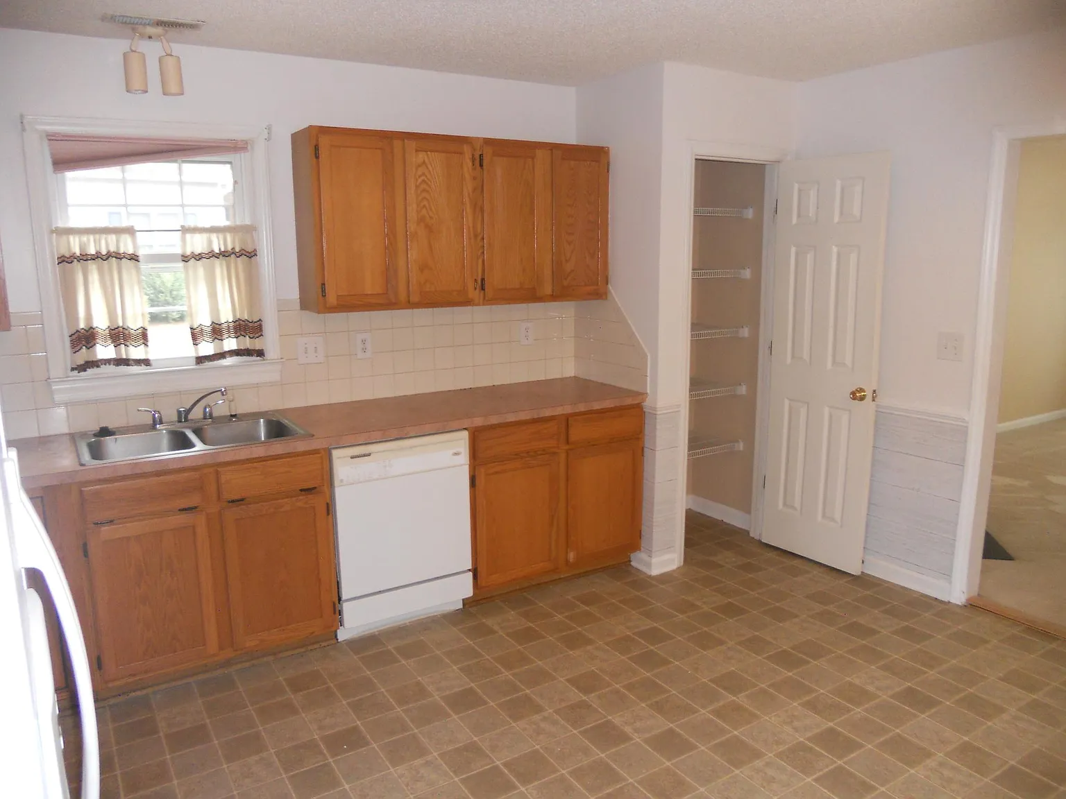 3 bed, 1512 sqft, $1,895 — Photo 4