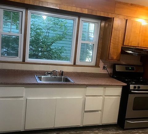 5th image of 8 Belmont St #2