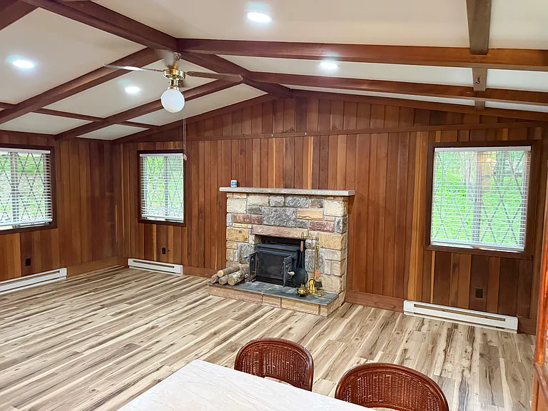 1455 Lake Ln — Photo 3