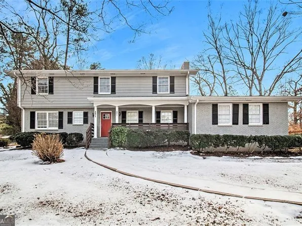 4071 Williamsburg Dr, College Park, GA 30337