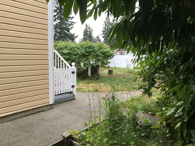 515 Foote St SW #3 — Photo 18