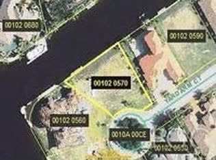 5660 Yardarm Ct, Cape Coral, FL 33914