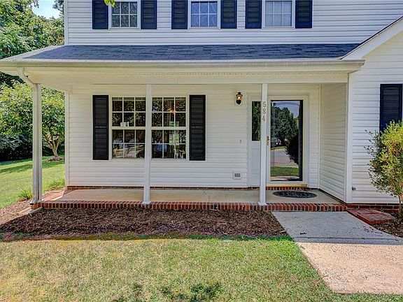 3rd image of 584 Blythewood Ct