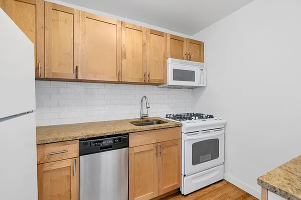 Rented by Douglas Elliman | media 16