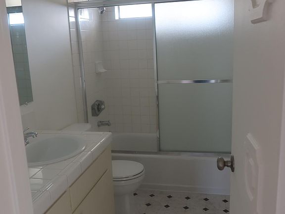 Clean and bright bathroom.