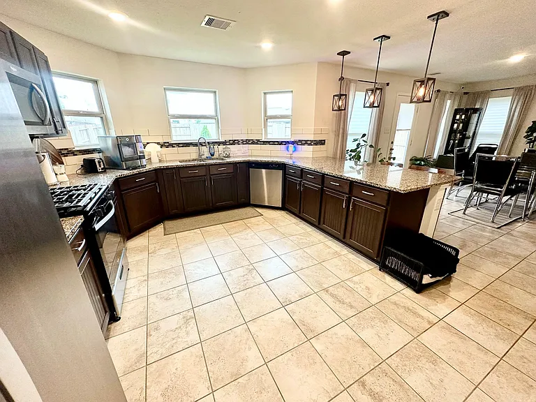 25323 Queens Causeway Ln — Photo 8