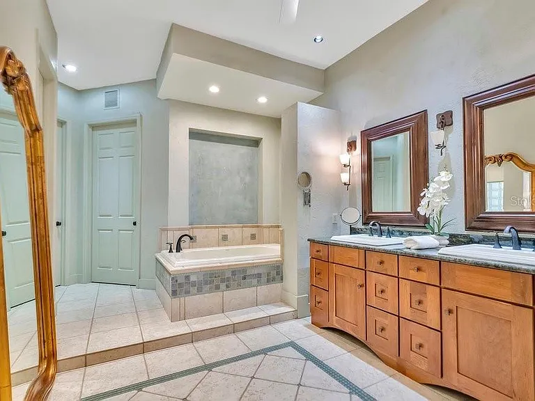 10577 Down Lakeview Cir — Photo 45