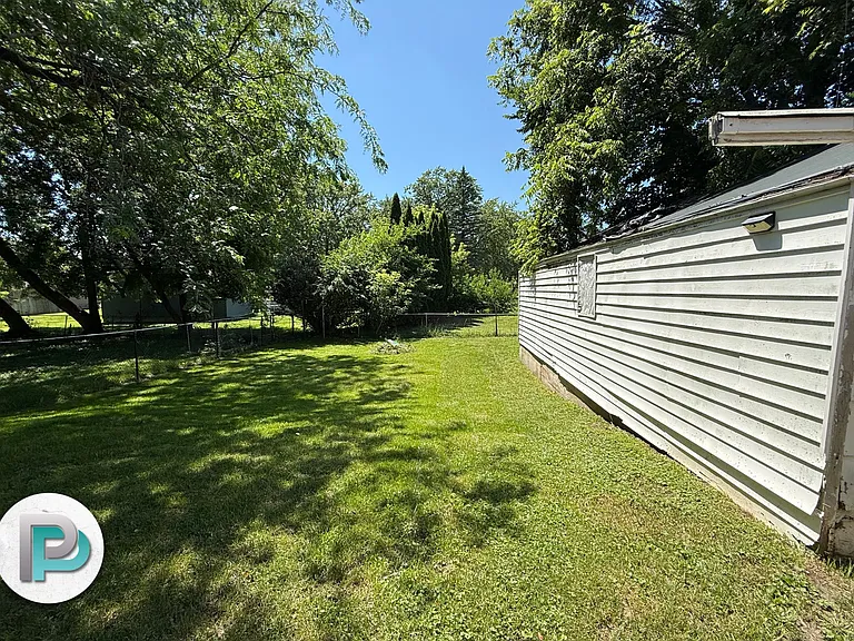 1544 N Hampshire Ave — Photo 16