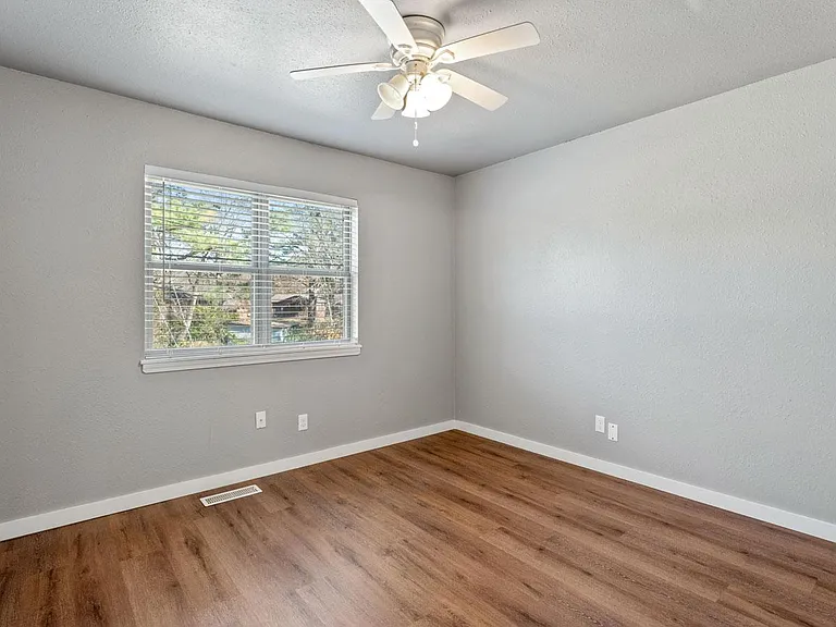 3727 E Mission Blvd — Photo 20