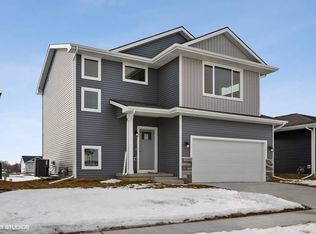 505 1st St, Maxwell, IA 50161