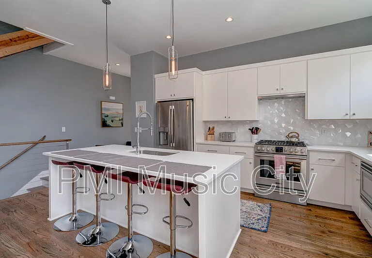 936 Southside Pl — Photo 13